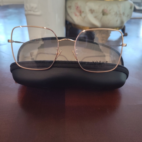 Vogue Eyewear - Picture 2 of 12